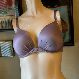 Victoria’s Secret Plunge Bra 36D in Purple back clasp